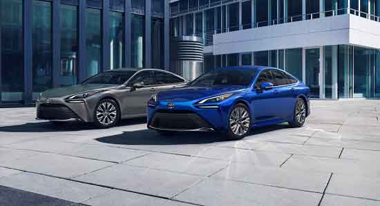 toyota Mirai combines hydrogen